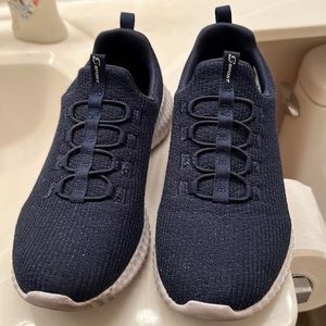 Skechers navy slip in size 7.5